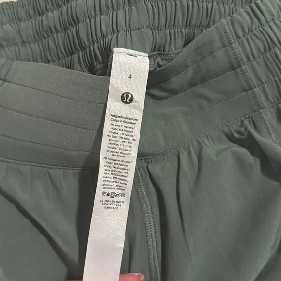 Lululemon Hotty Hot Shorts 4” - Picture 4 of 5